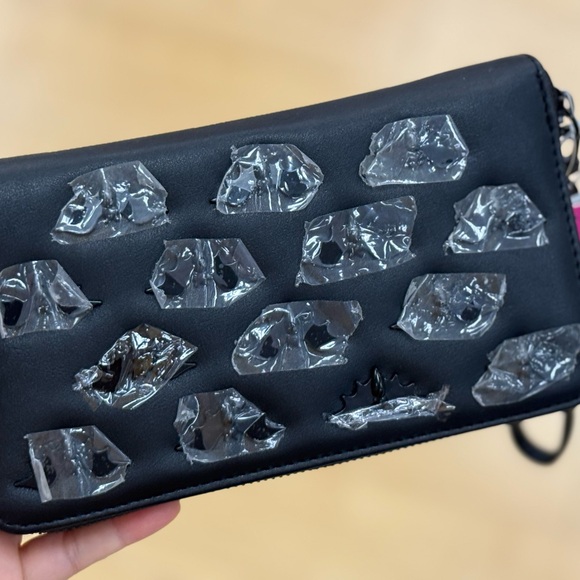 Betsey Johnson Bat wallet - Picture 1 of 4